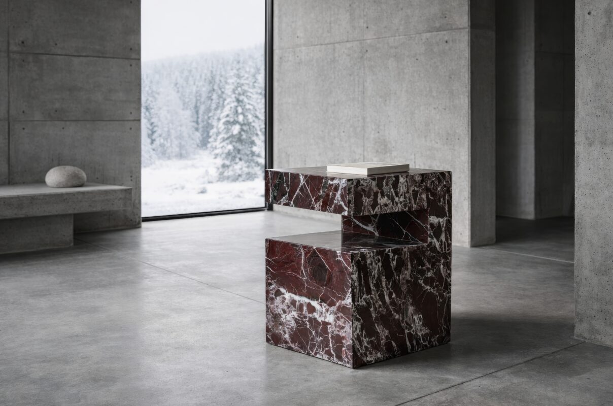 modern mermer yan sehpa modern ve minimal bir salonda