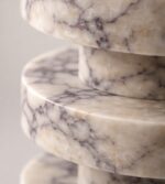 doğal mermer dekoratif yan sehpa disk form yakın çekim